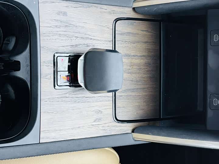 Фото 9 - Land Rover Discovery Sport