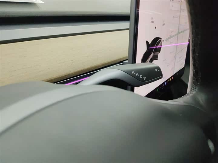 Фото 14 - Tesla Model 3