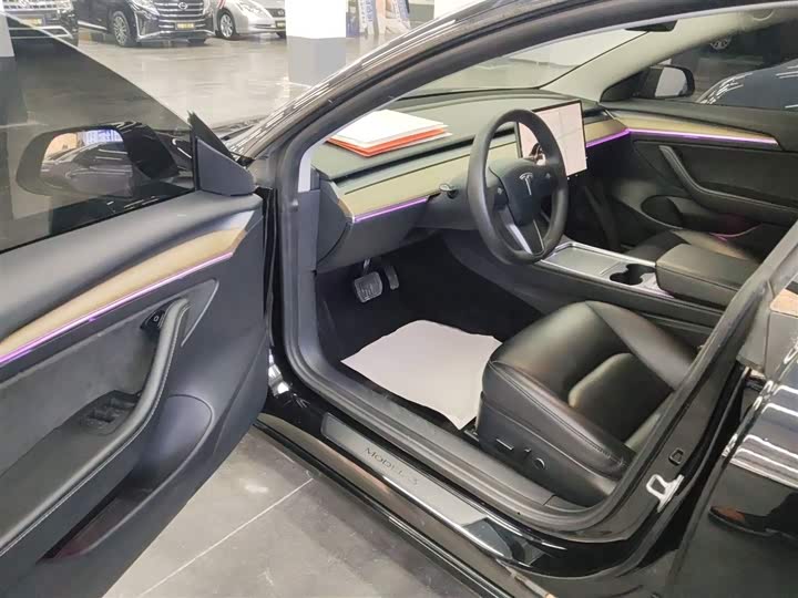 Фото 16 - Tesla Model 3