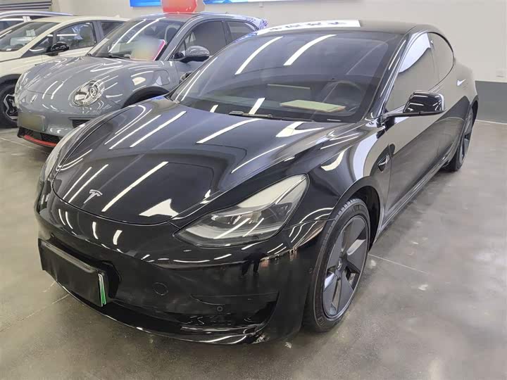 Фото 2 - Tesla Model 3