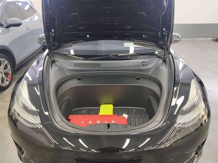 Фото 20 - Tesla Model 3