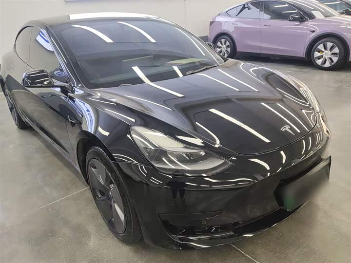 Фото 4 - Tesla Model 3