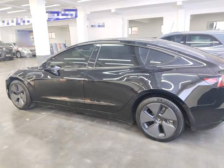 Фото 5 - Tesla Model 3