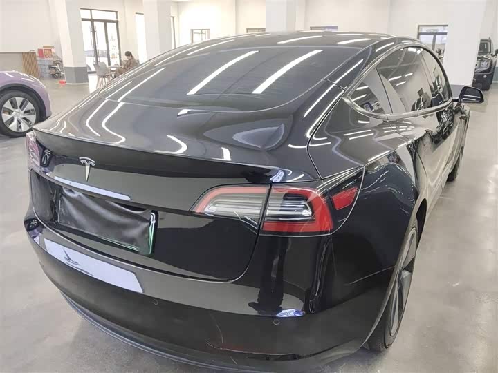 Фото 7 - Tesla Model 3