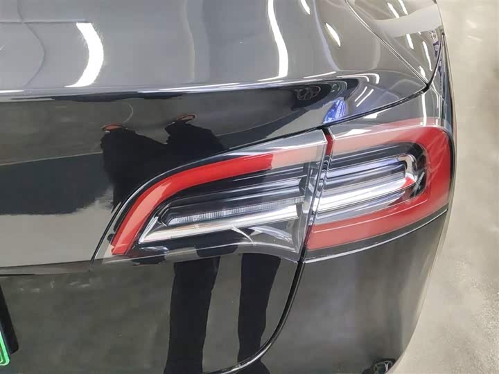 Фото 8 - Tesla Model 3