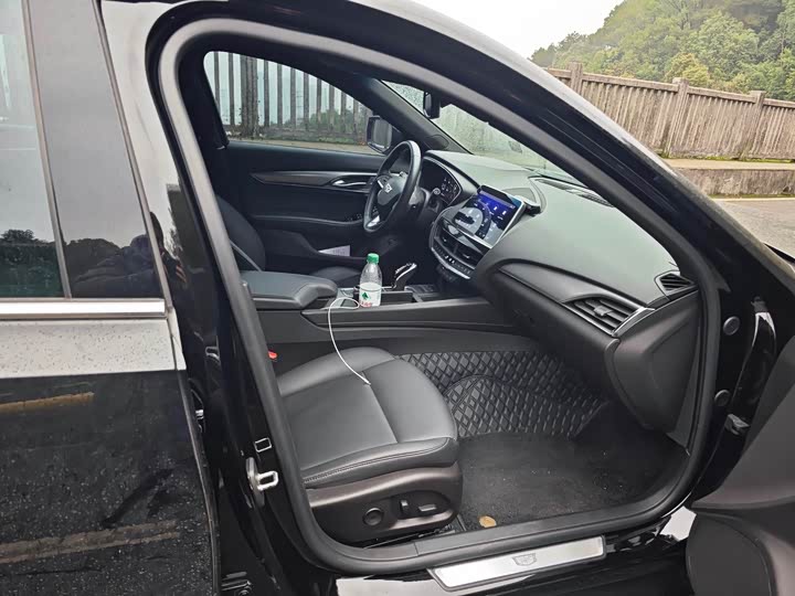 Фото 9 - Cadillac CT5