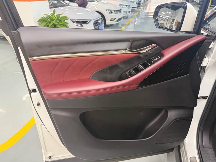 Фото 26 - GAC Trumpchi M8