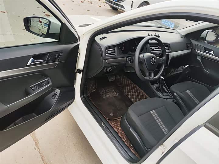 Фото 16 - Volkswagen Lavida