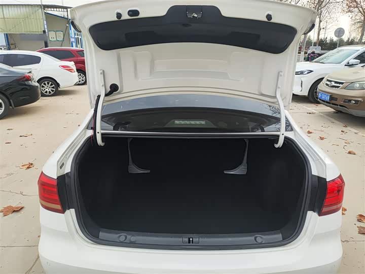 Фото 19 - Volkswagen Lavida