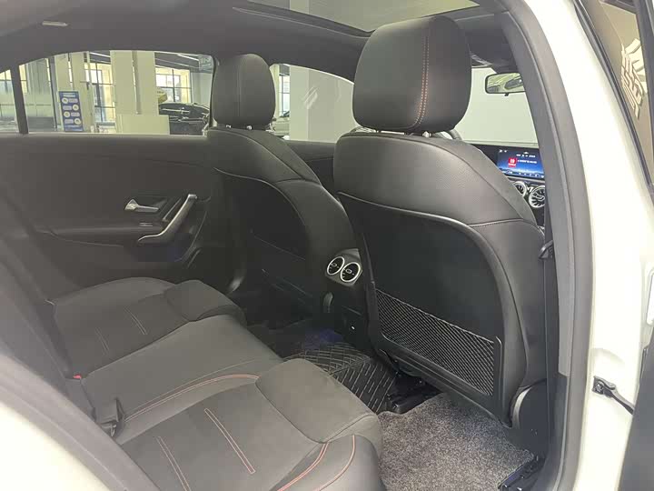 Фото 14 - Mercedes-Benz A-Class