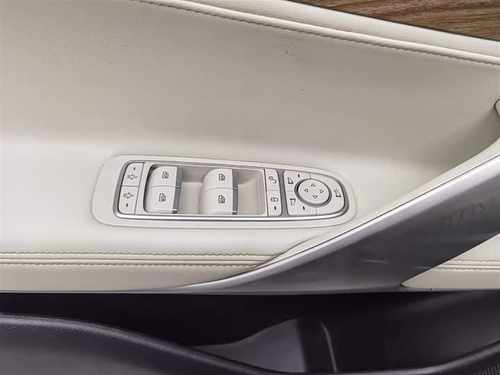 Фото 9 - Denza X