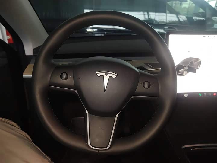 Фото 3 - Tesla Model Y