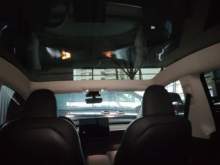 Фото 8 - Tesla Model Y