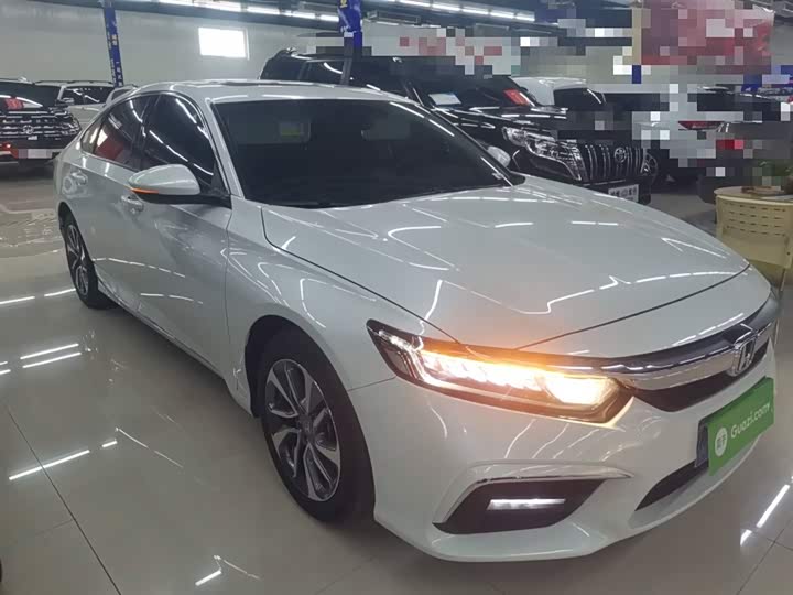 Фото 4 - Honda Inspire