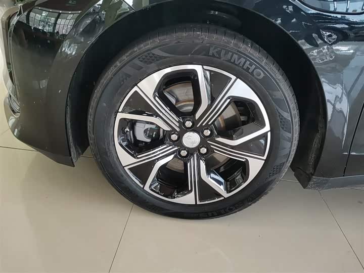 Фото 5 - Hongqi E-QM5