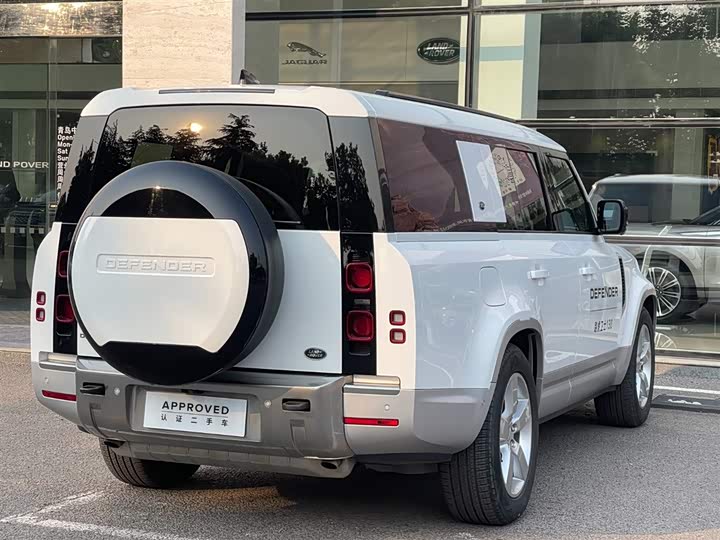 Фото 10 - Land Rover Defender