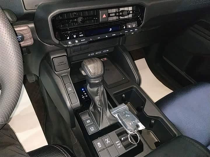 Фото 14 - Toyota Prado