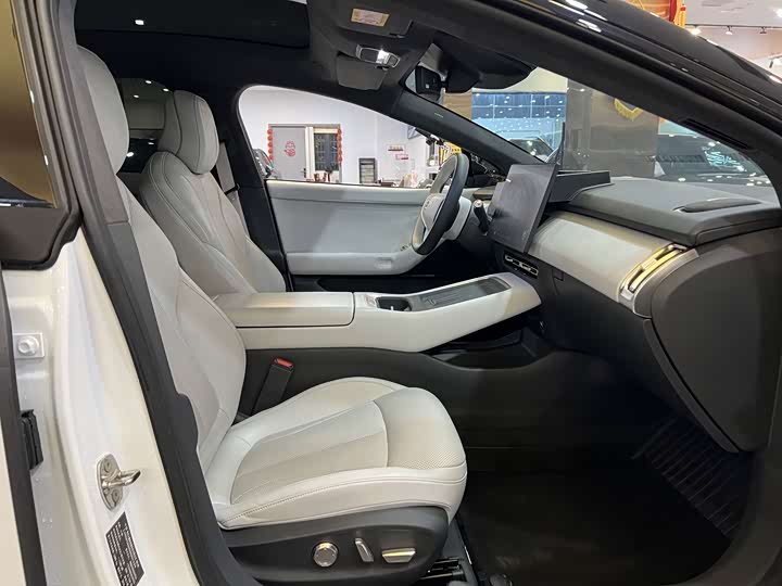 Фото 12 - XPeng F57