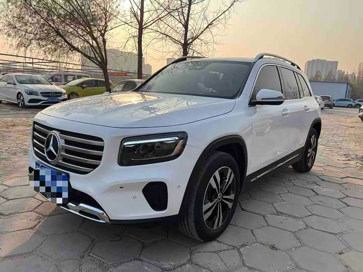 Фото 1 - Mercedes-Benz GLB-Class