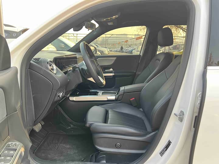 Фото 2 - Mercedes-Benz GLB-Class