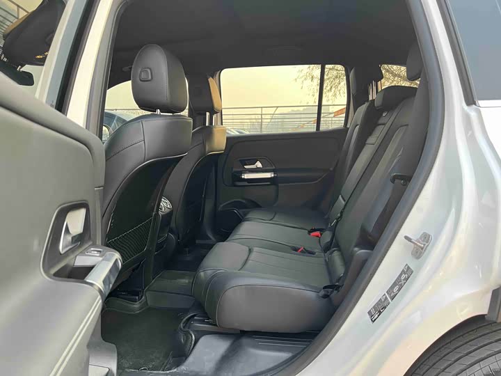 Фото 4 - Mercedes-Benz GLB-Class