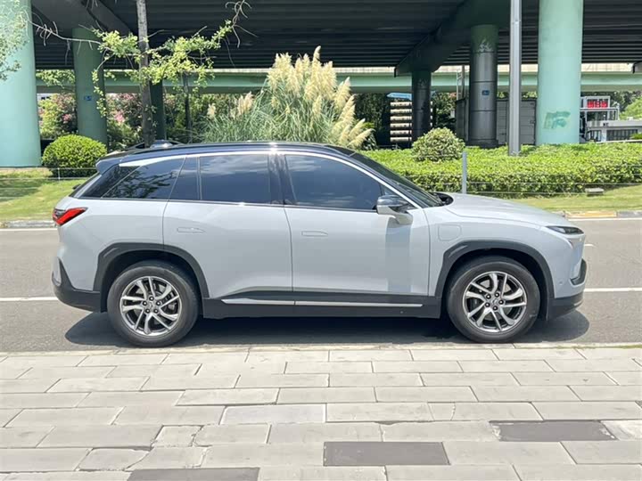 Фото 13 - Nio ES6