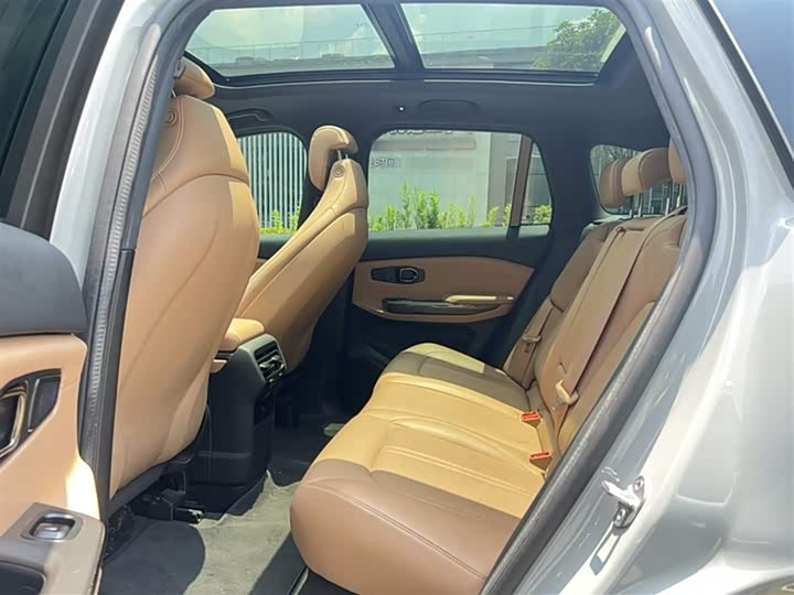 Фото 2 - Nio ES6