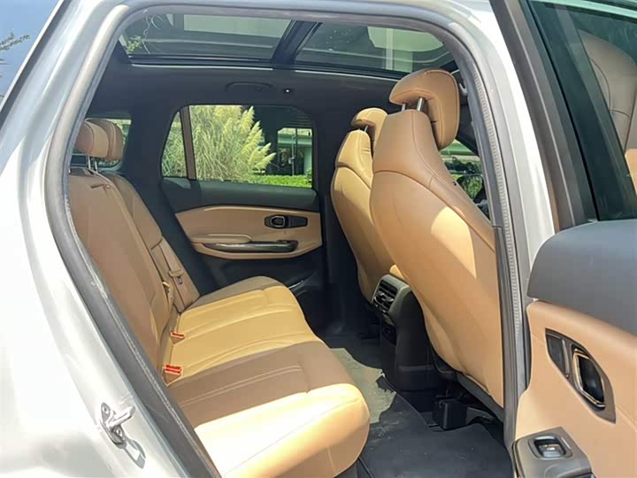 Фото 7 - Nio ES6