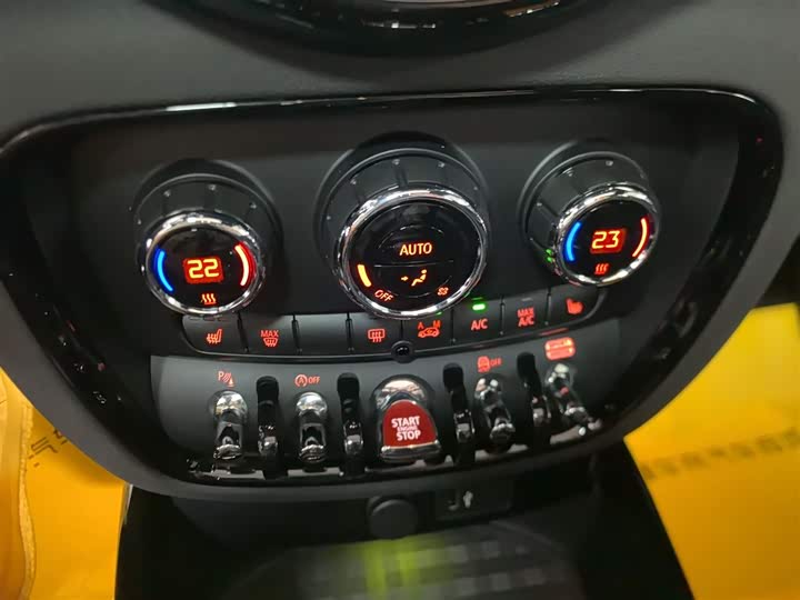 Фото 5 - Mini Clubman JCW