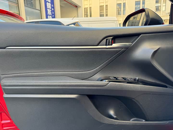 Фото 20 - Toyota Camry