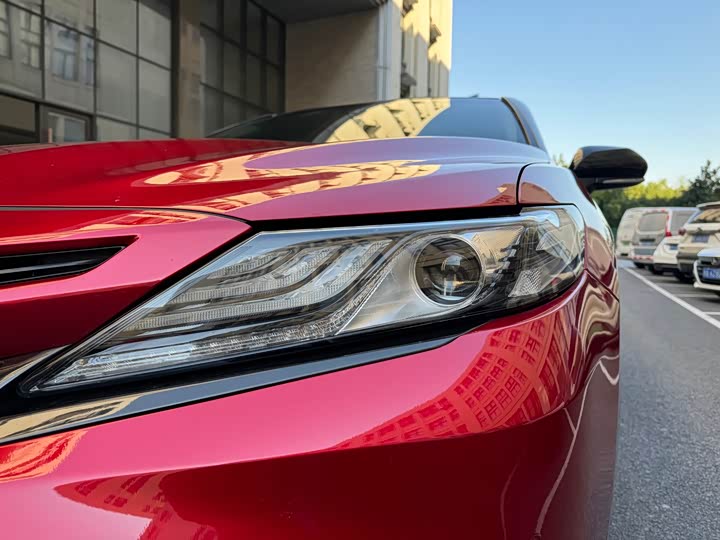 Фото 23 - Toyota Camry