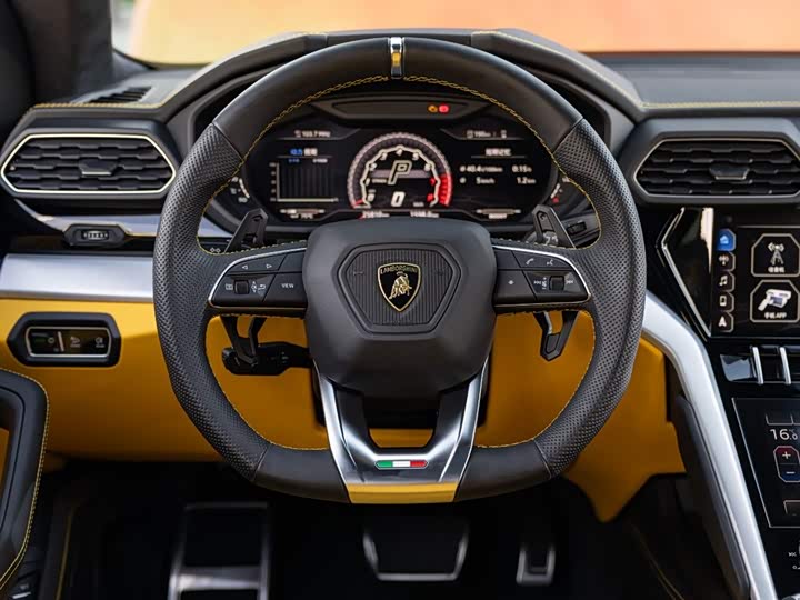 Фото 12 - Lamborghini Urus