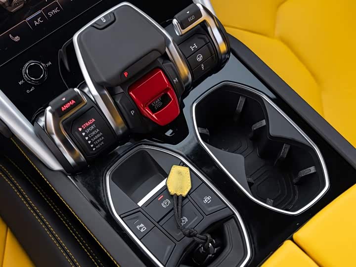 Фото 15 - Lamborghini Urus