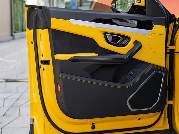 Фото 17 - Lamborghini Urus