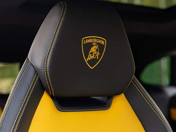 Фото 20 - Lamborghini Urus