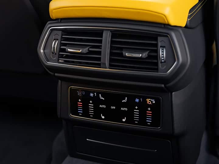 Фото 23 - Lamborghini Urus