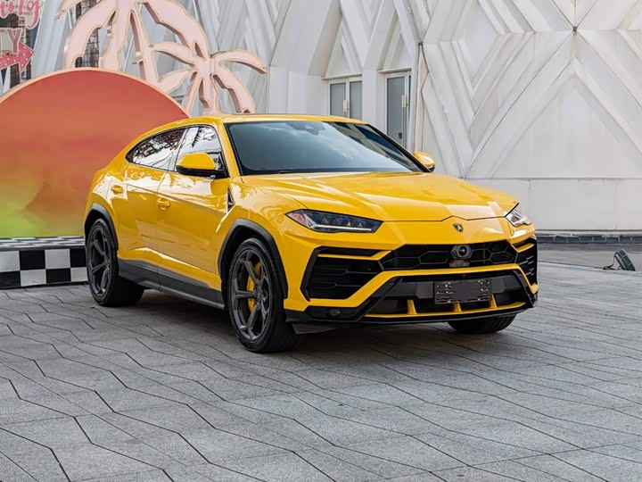 Фото 3 - Lamborghini Urus