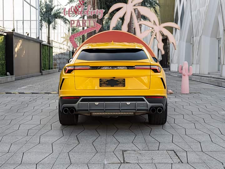 Фото 5 - Lamborghini Urus