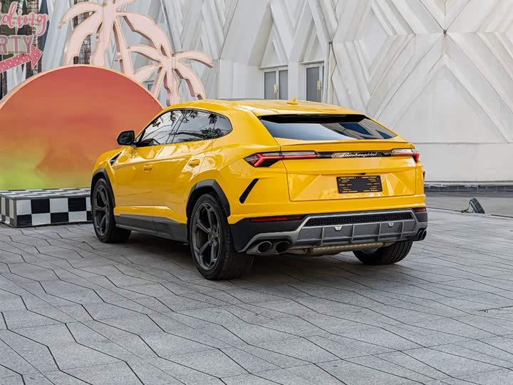 Фото 6 - Lamborghini Urus