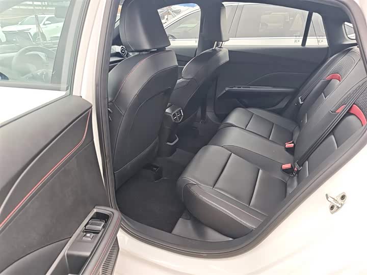 Фото 28 - MG Motor 5