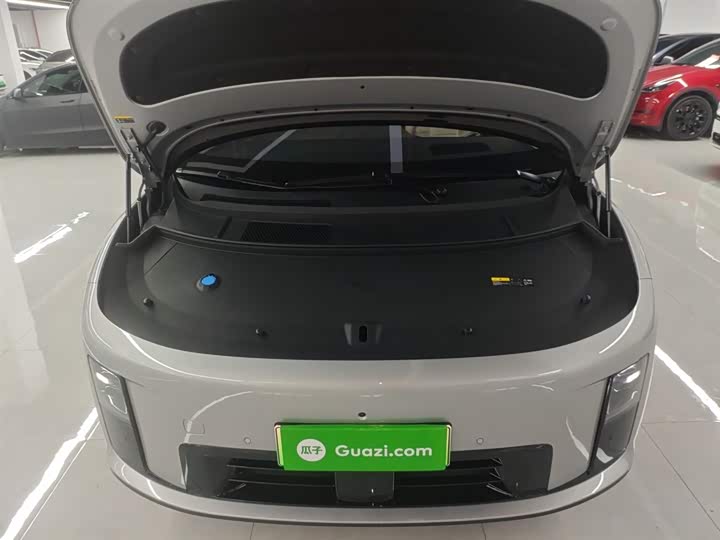 Фото 10 - LiXiang i8