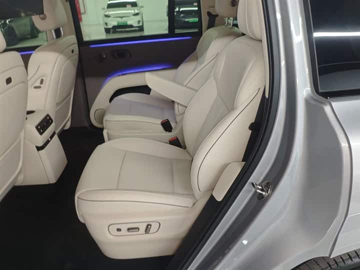 Фото 14 - LiXiang i8