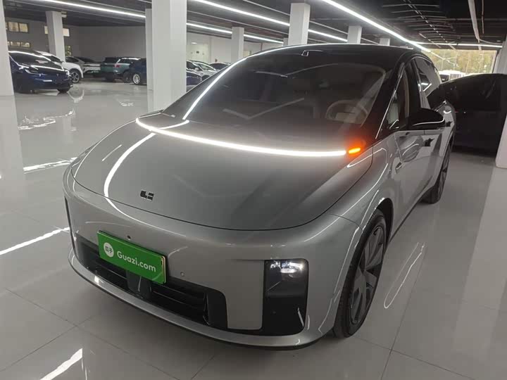 Фото 2 - LiXiang i8