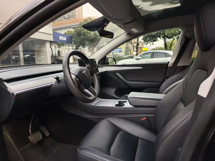 Фото 7 - Tesla Model Y