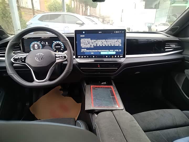 Фото 10 - Volkswagen Passat