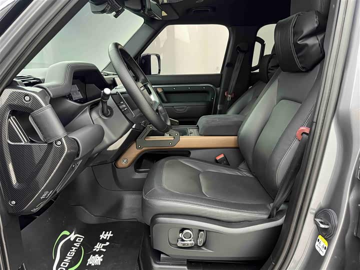 Фото 10 - Land Rover Defender