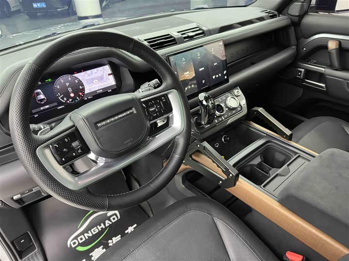 Фото 11 - Land Rover Defender