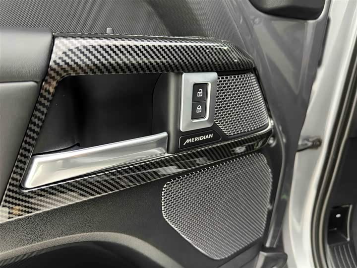 Фото 15 - Land Rover Defender