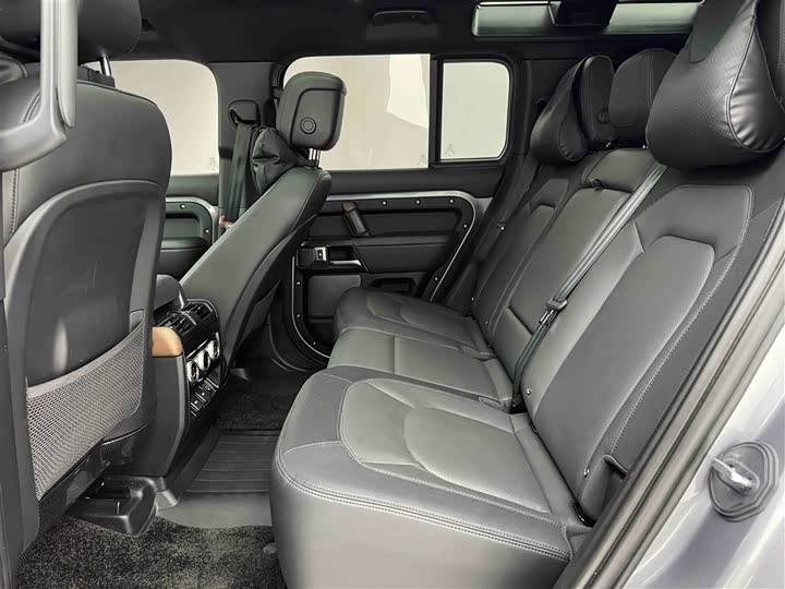 Фото 17 - Land Rover Defender