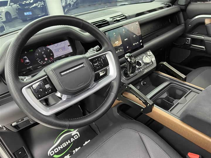 Фото 20 - Land Rover Defender